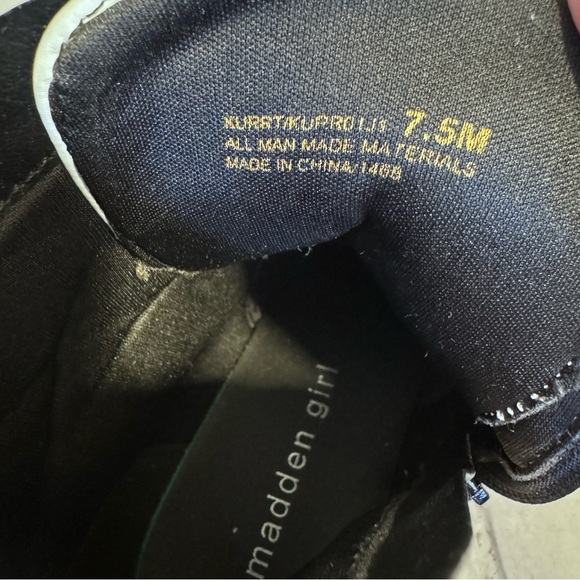 Women's Madden Girl "Kurrt" White & Black Combat Boots Size: 7 1/2 M - Picture 5 of 10